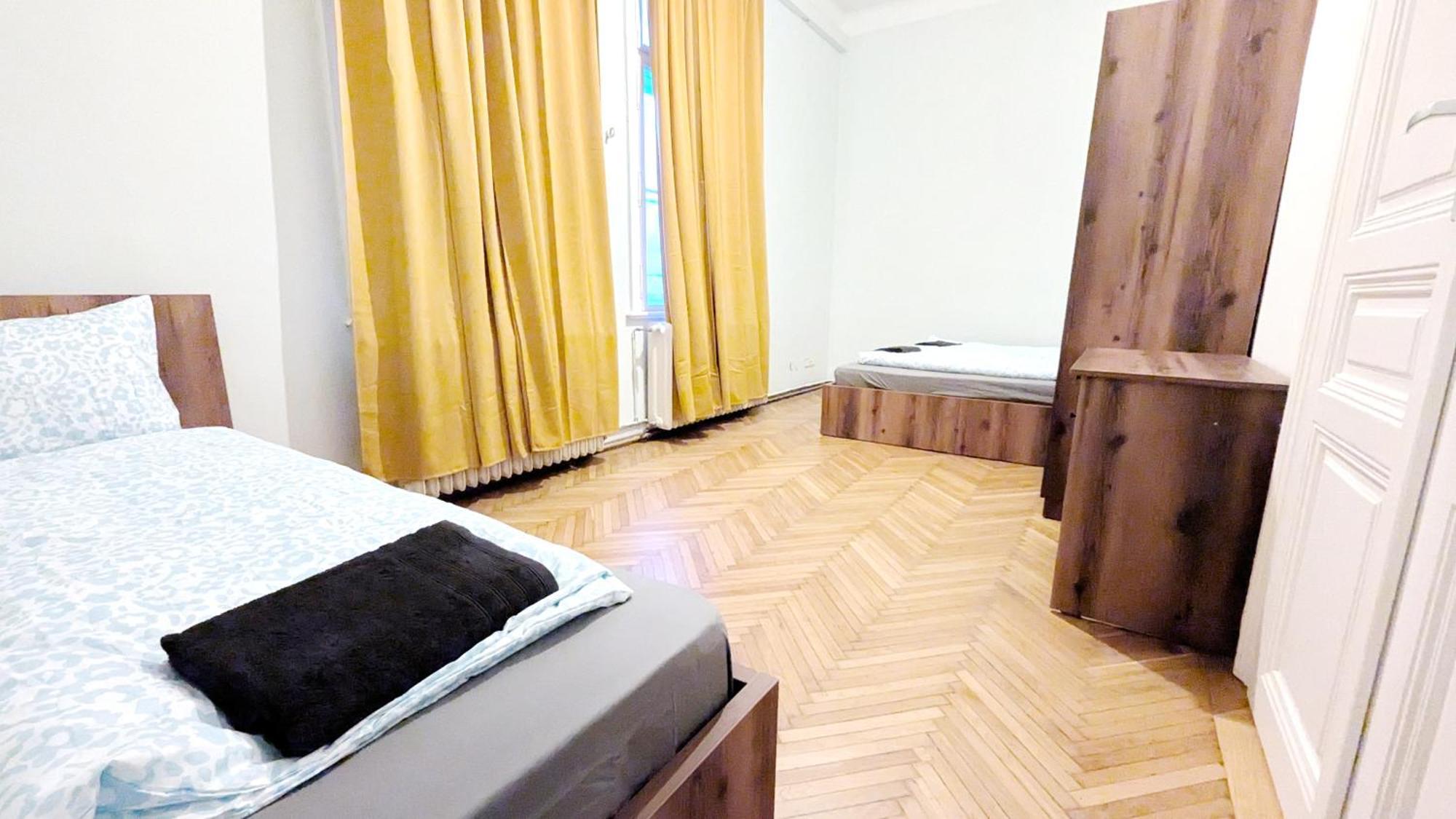 Spacious - 15 Min From Airport & Center, 5 Min From Main-bus Station Ez 1-9 Accommodatie bij particulieren *
