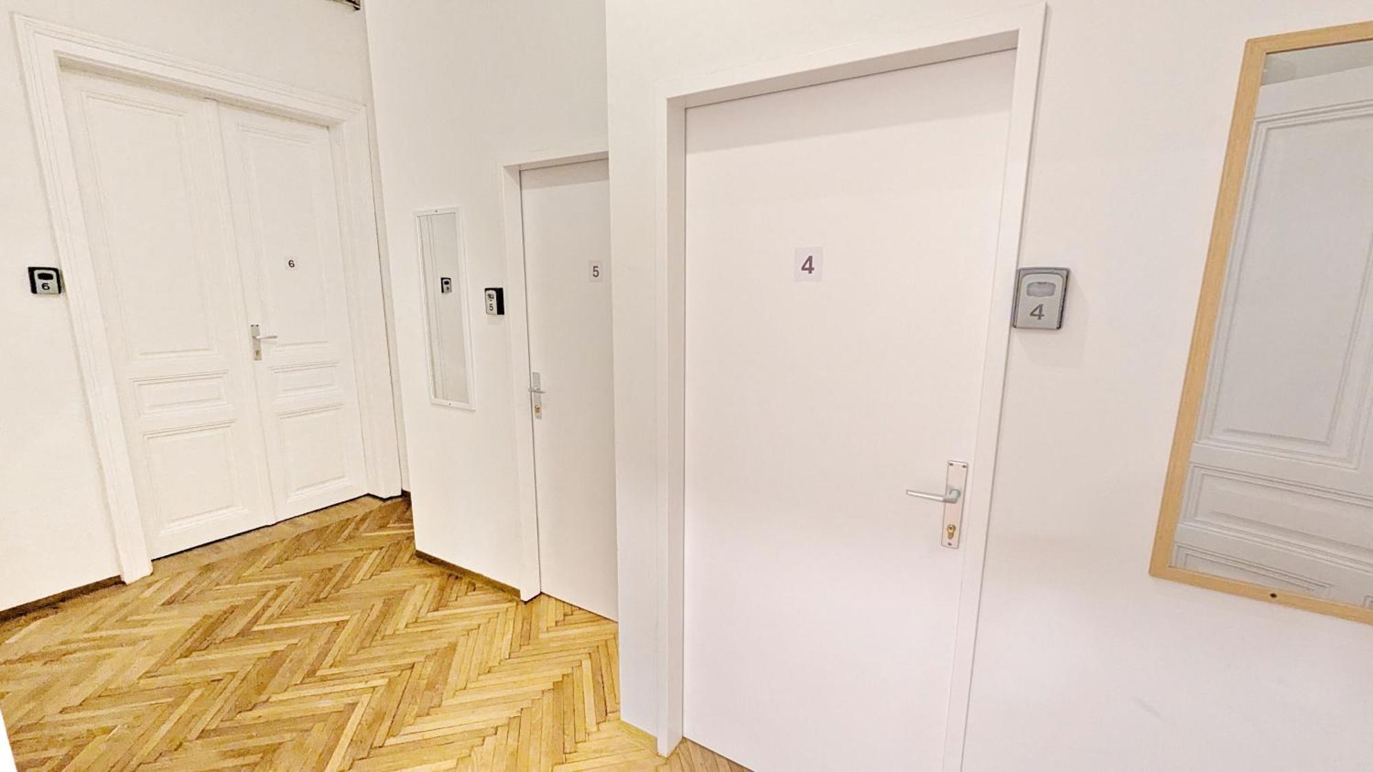 Accommodatie bij particulieren Spacious - 15 Min From Airport & Center, 5 Min From Main-bus Station Ez 1-9 Wenen