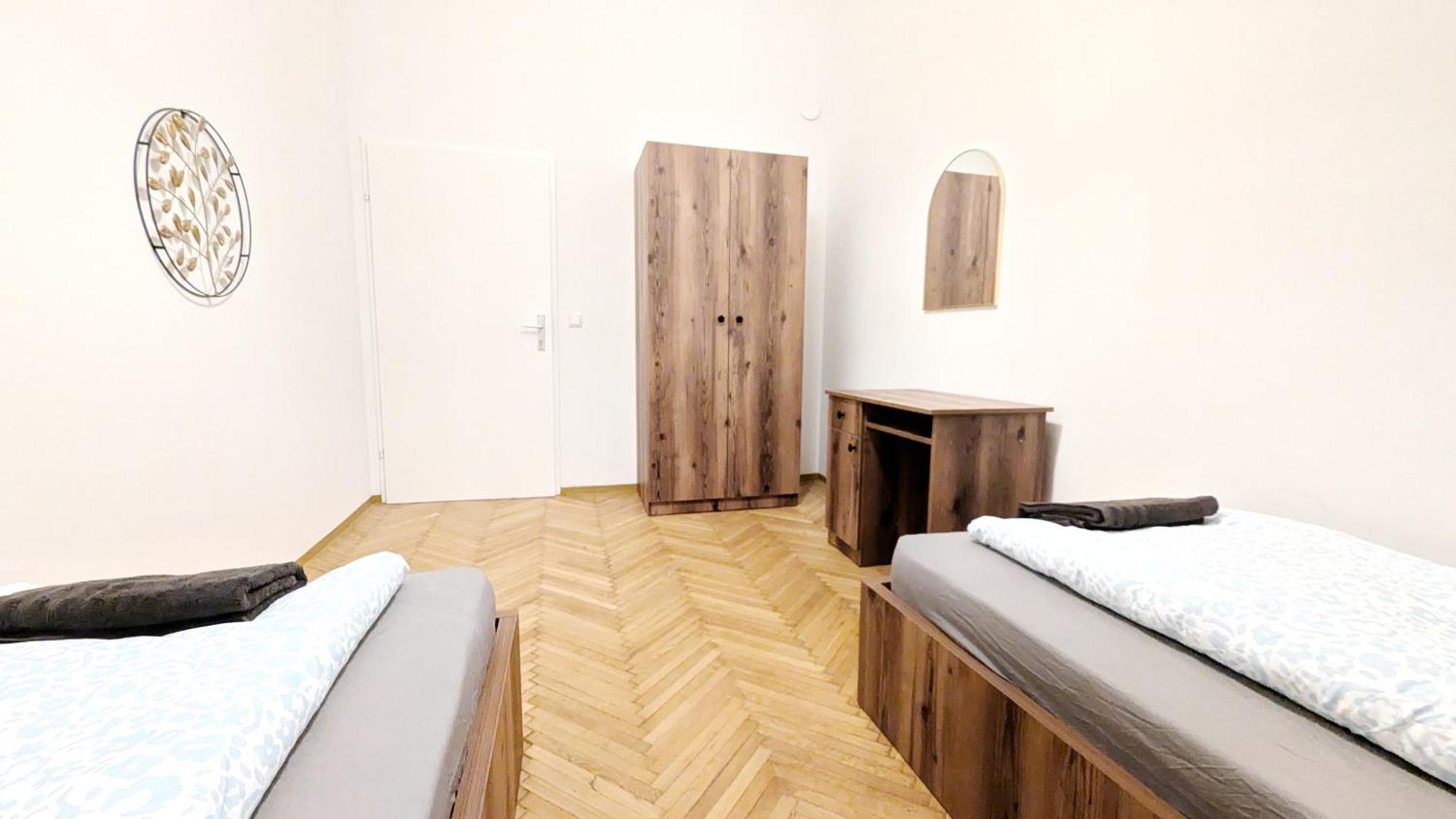 Spacious - 15 Min From Airport & Center, 5 Min From Main-bus Station Ez 1-9 Vienne