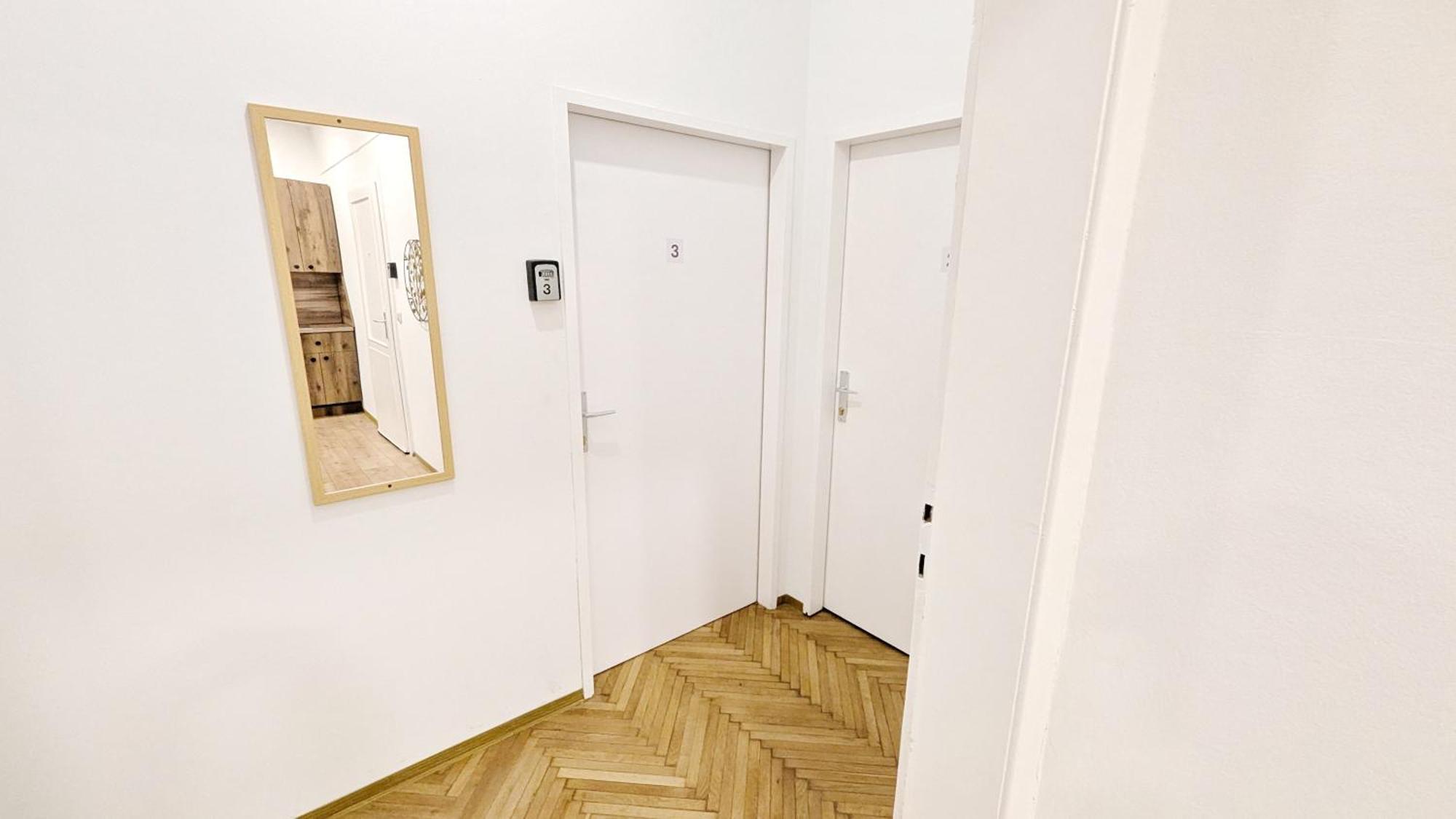 Séjour chez l'habitant Spacious - 15 Min From Airport & Center, 5 Min From Main-bus Station Ez 1-9 *